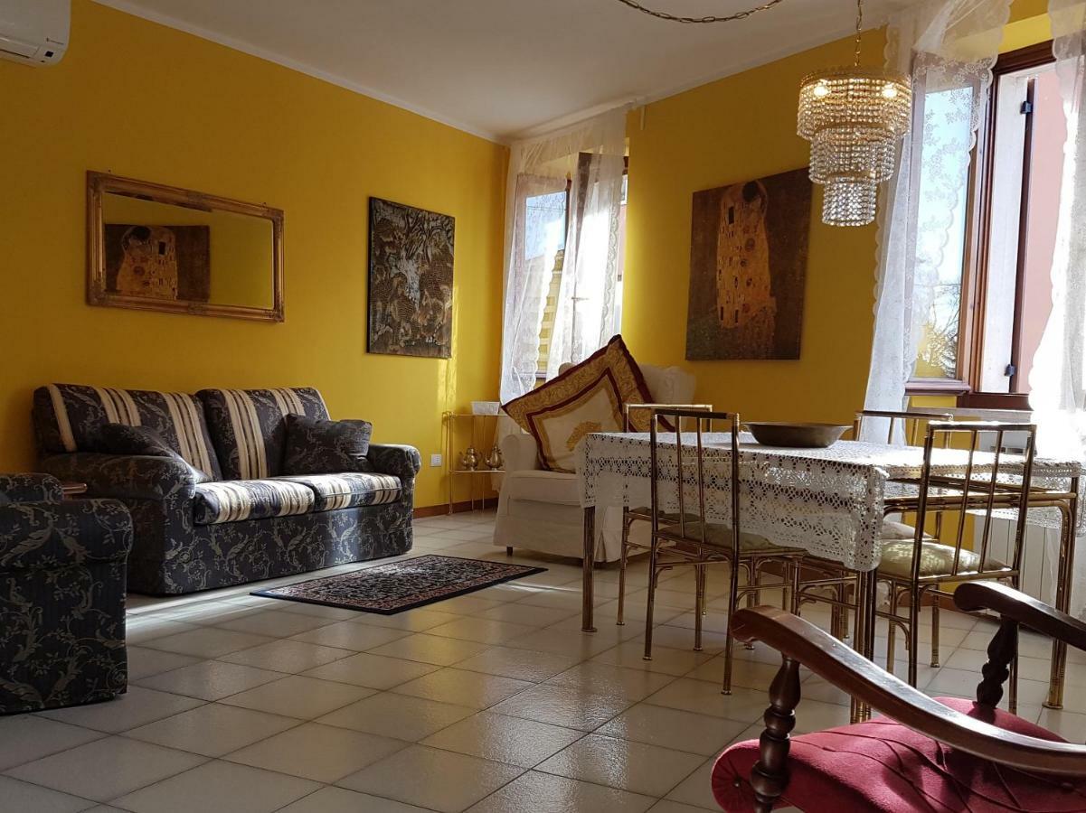 Moro Dal Castel - Appartamento Al Castel Castelnuovo del Garda Bagian luar foto